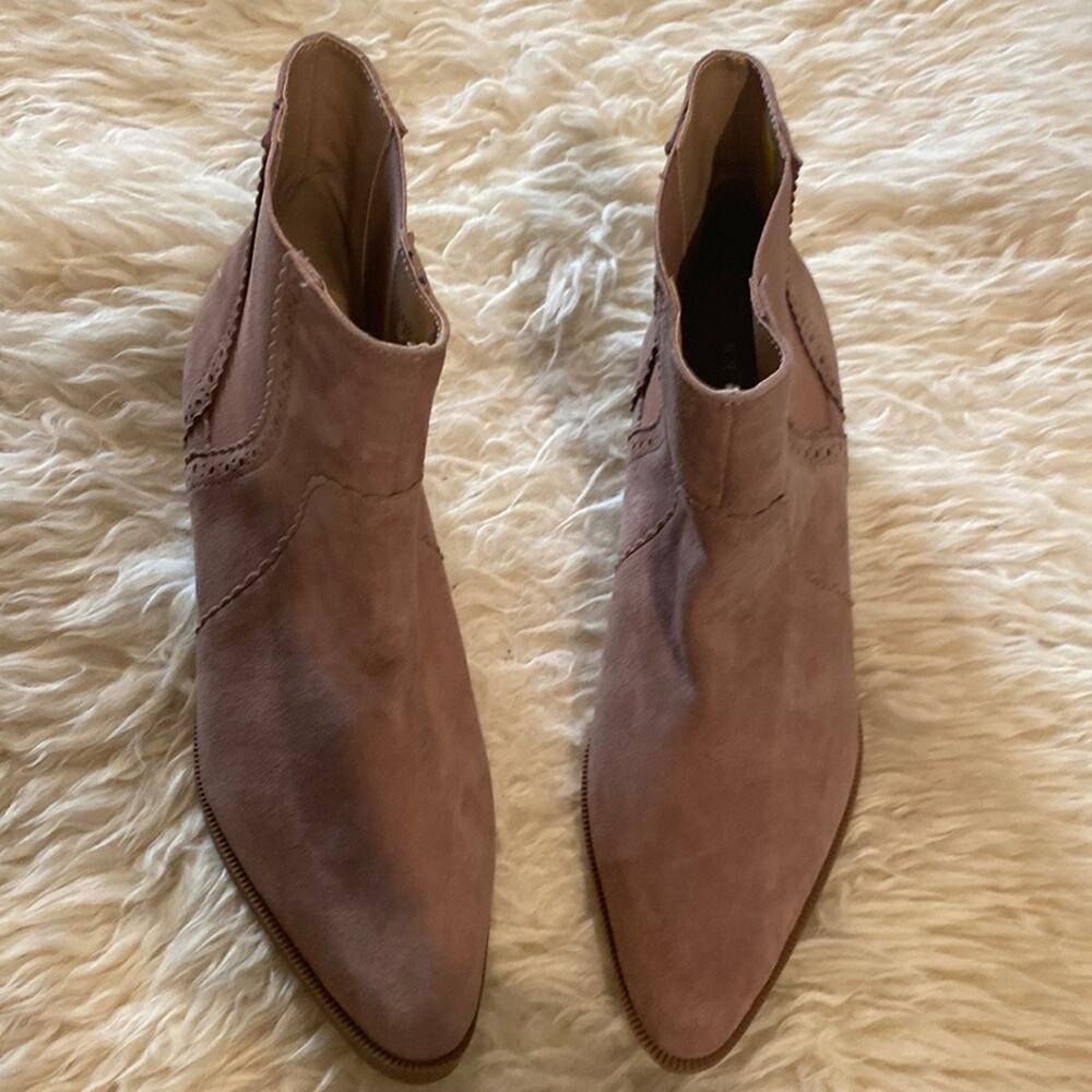 Joe’s Jeans Women’s Rose Mica Chelsea Bootie NWOB Sz 6M Suede Pointed Toe
